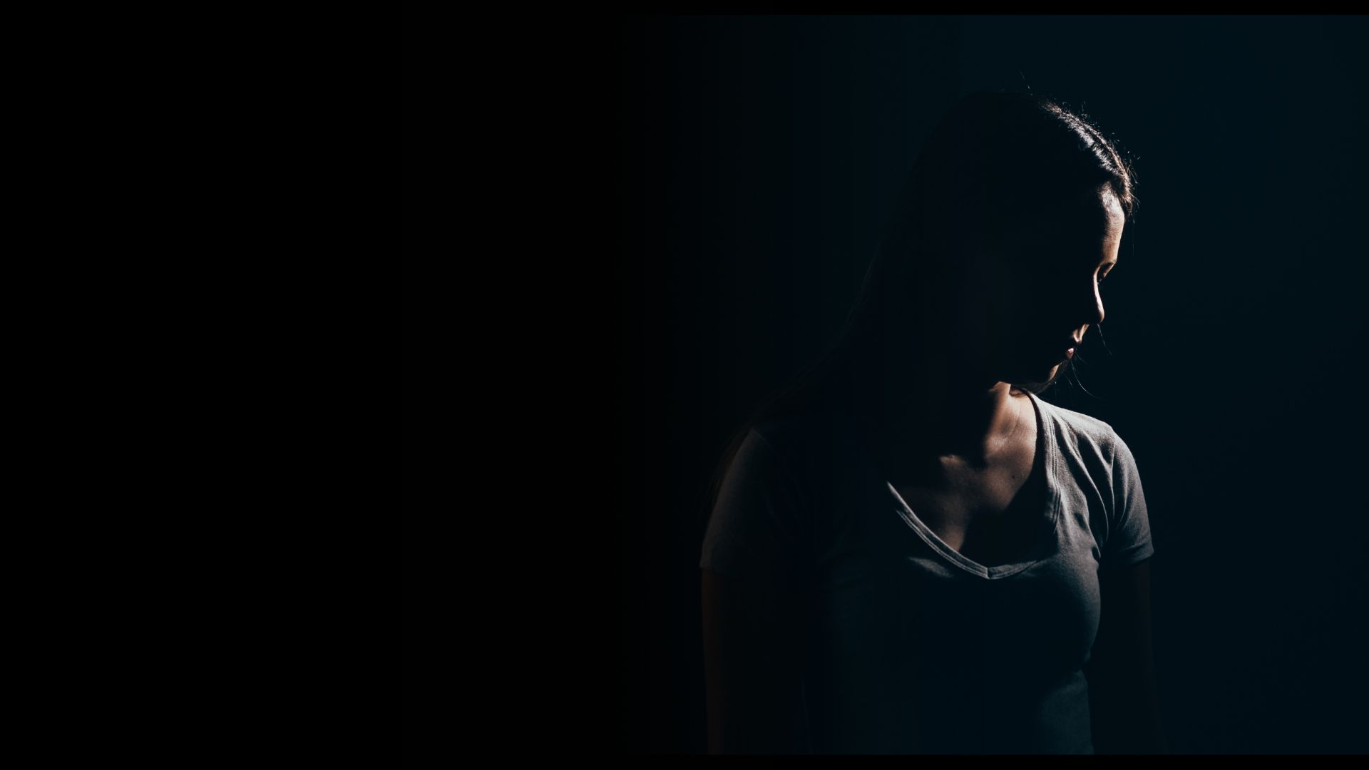 Adevărul Pe Care N-o Să Ți-l Spună Niciun Bărbat: Anxietatea Nu e Iubire. E Autosabotaj.